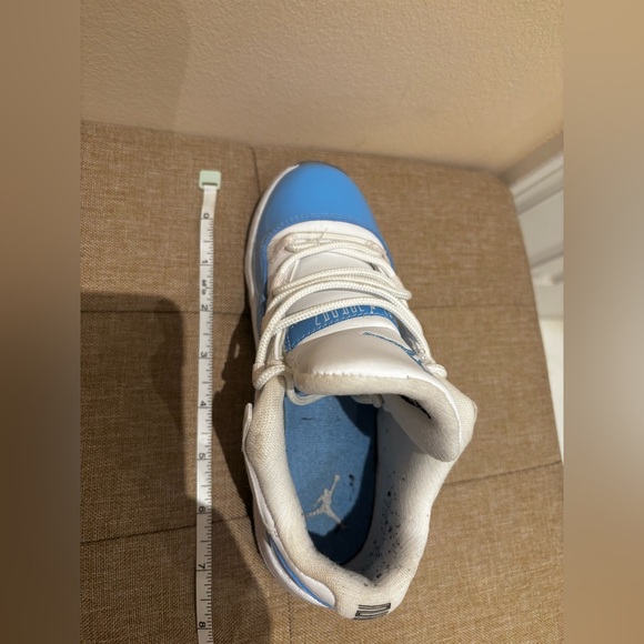 Jordan 11 Retro Low BP Sneakers Size 1 Y (Toddler) - Picture 4 of 8